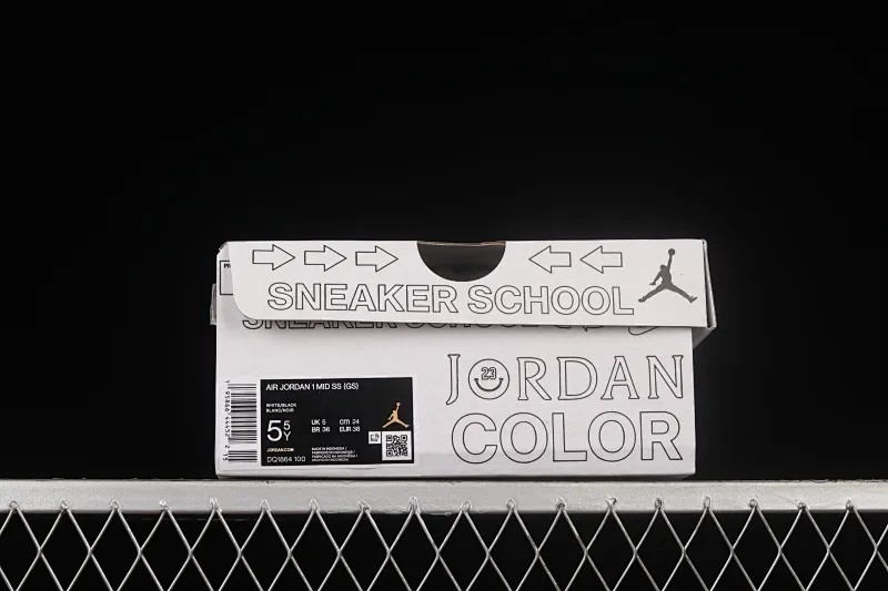 All categories Air Jordan Jordan series basketball shoes Air Jordan 1 Mid G version pure original Air Jordan 1 Mid GS "Schematic" AJ1 Joe 1 white graffiti Zhongbang basketball shoes DQ1864-100